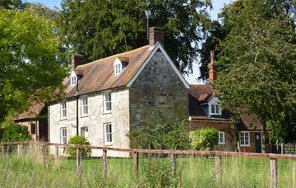 Queen Manor Farm, Clarendon